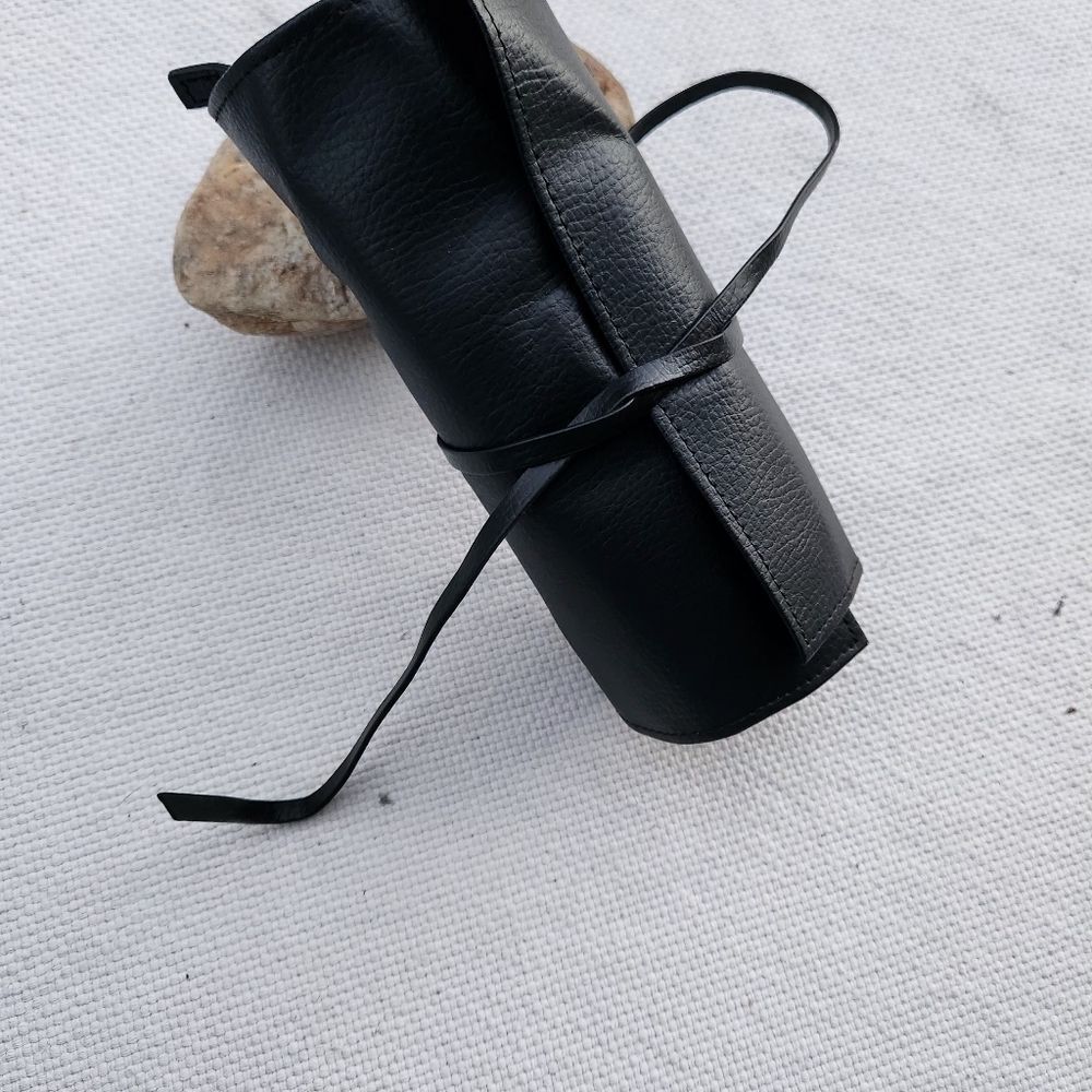 Black Minimalist Key and Card Holder